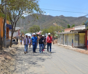 El alcalde Rafael Martínez realizó un recorrido por Taganga. 