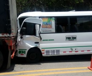 Accidente de buseta de agencia turística.