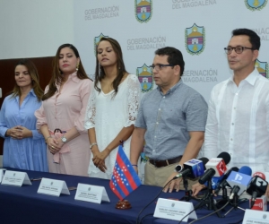 Rafael Martínez, al lado de Carlos Caicedo durante el anuncio del gabinete.