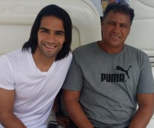 EL JUGADOR RADAMEL FALCAO GARCÍA JUNTO A SU PADRE RADAMEL GARCÍA KING. 