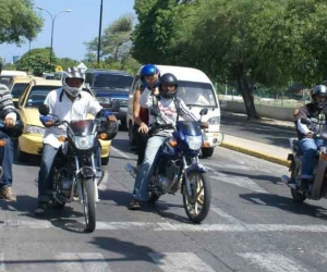 Este miércoles 15 de enero podrán circular las motocicletas con parrillero. 