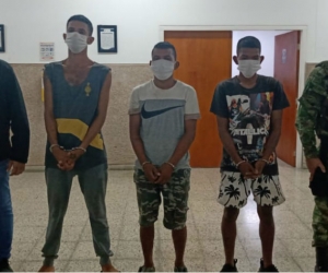 Presuntos secuestradores que fueron capturados.