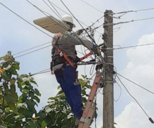 Air-e avanza en mejoras eléctricas en El Retén, Aracataca y Zona Bananera.