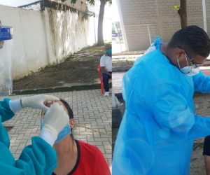 Toma de muestras en la Unidad Deportiva Bolivariana.