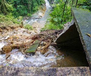 El derrumbe bloqueó el acceso al agua que capta la Planta del Río Piedras.