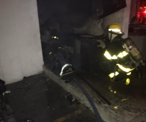 Los Bomberos Voluntarios de Santa Marta atendieron el incendio.