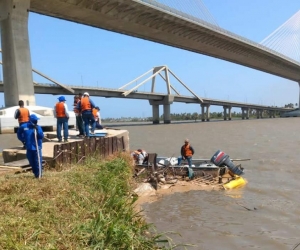 C.R.A inició acompañamiento al proceso de retiro del material oleoso