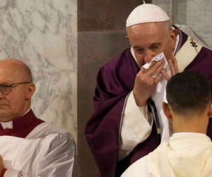 Papa Francisco resfriado.