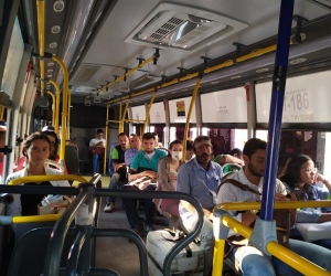 Las personas deberán usar el tapabocas en los buses.