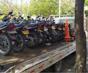 Motocicletas inmovilizadas en Santa Marta.