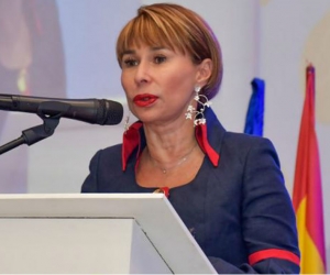 Alicia Arango, Ministra del Interior.