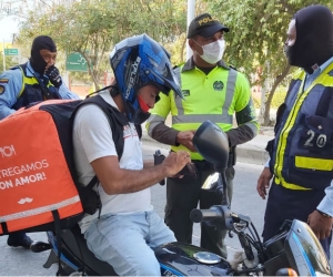 Controles a domiciliarios en Santa Marta.