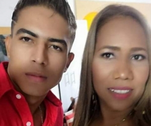 Erika Causil Hernández y su hijo.