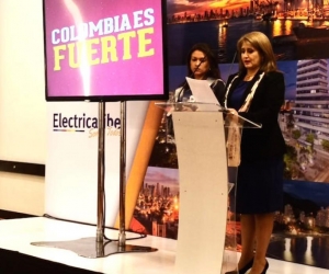  Ángela Patricia Rojas anunciando al nuevo operador del cual ha estado fungiendo como Gerente.