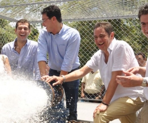 Carlos Caicedo durante una de las inauguraciones de los pozos de agua.