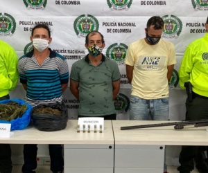 Las autoridades señalaron que alias ‘Pitillo’ presenta antecedentes por el delito de amenazas y alias ‘Escalona’ por tráfico, fabricación y porte de estupefacientes.