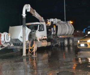 Grave emergencia de aguas de alcantarilla, en plena zona turística e histórica de Santa Marta.