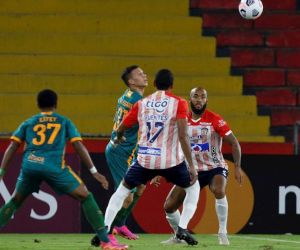 Acciones del partido entre Junior y Fluminense.