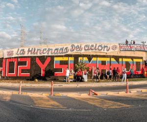 Mural pintado por hinchadas del Fútbol