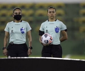 Primer cuarteto arbitral femenino que dirige en un partido de Libertadores.