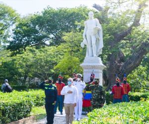 El presidente Iván Duque ofreció una ofrenda floral al libertador Simón Bolívar.