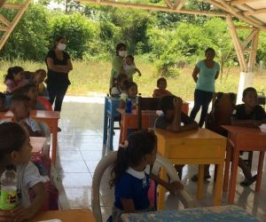 El centro de tareas cuenta actualmente con 15 niños y niñas del barrio La Esmeralda