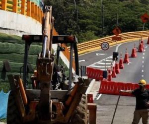 Recursos se utilizarán para la rehabilitación y el mejoramiento de cerca de 306 kilómetros de la malla vial entre Valle del Cauca y Cauca.