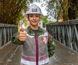 la institución cuenta con 1212 oficiales y 973 suboficiales femeninas en distintos grados