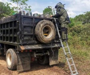 Vehículo cargado de explosivos.