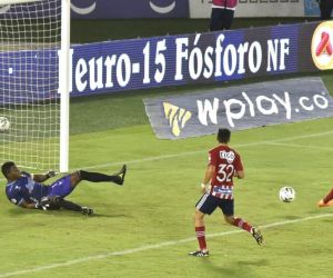 Remate de Miguel Ángel Borja para el 2-0.