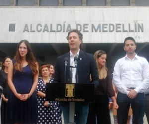 Daniel Quintero, alcalde de Medellín, en rueda de prensa.