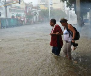 Se prevé fuertes aguaceros por el paso de la onda tropical en Santa Marta.