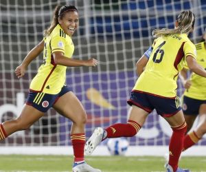 Colombia celebrando el primer gol.