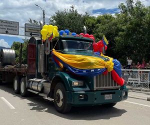 Primer camión venezolano cruza la frontera