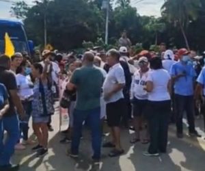 Cierre de las vías por protestas contra la empres de energía Air-e