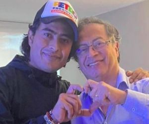 Nicolás Petro con su papá Gustavo Petro.