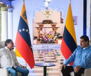 Aspecto del encuentro entre los presidentes Gustavo Petro y Nicolás Maduro.