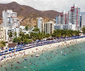 Así lucía el balneario de El Rodadero en Semana Santa.