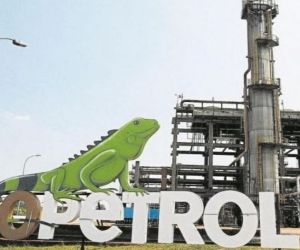 Empresarios y el ELN habrían participado del enorme robo de petróleo al Ecopetrol.