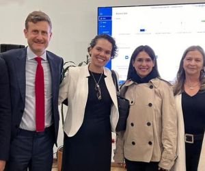 Grupo de participantes en la reunión con la ministra del Deporte, Astrid Rodríguez.