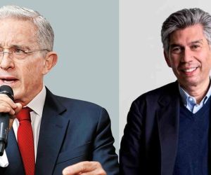 Fiscalía cita al expresidente Álvaro Uribe por denuncia de Daniel Coronell.