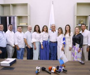 Carlos Pinedo Cuello y la mayoría de su gabinete.