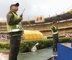 Habrá menos policía en los estadios: