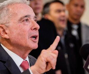 expresidente Álvaro Uribe Vélez.