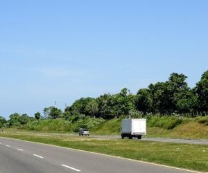 La concesión Autopistas del Caribe pidió a los conductores no estacionar a ambos lados de la vía Oriental