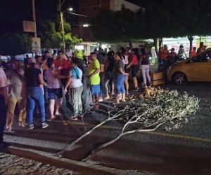 Protesta por falta de agua en la Paz.