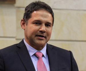 Senador Honorio Henríquez denuncia amenazas por oponerse a reformas de Petro