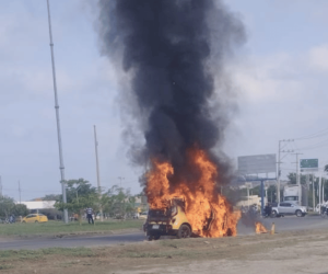 Taxi incendiado