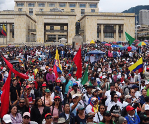 Los maestros en la manifestación del miércoles en la Plaza de Bolívar de Bogotá