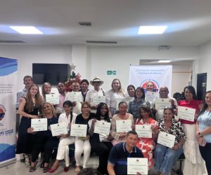 La Alma Mater capacitó y certificó a 35 lideres comunitarios, comunales, sociales y defensores de derechos humanos en mecanismos constitucionales.